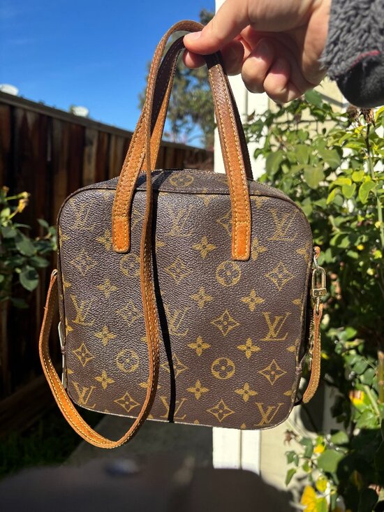 Louis Vuitton Handbags - Authentic Louis Vuitton crossbody bag